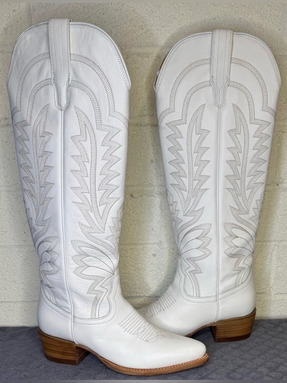 Tecovas The Abby Cowgirl Western
Boots Snow Women's Size 9 B